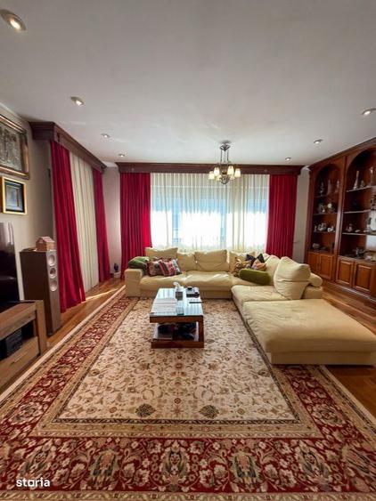 Apartament cu 6 camere decomandat, mobilat în Herăstrău
