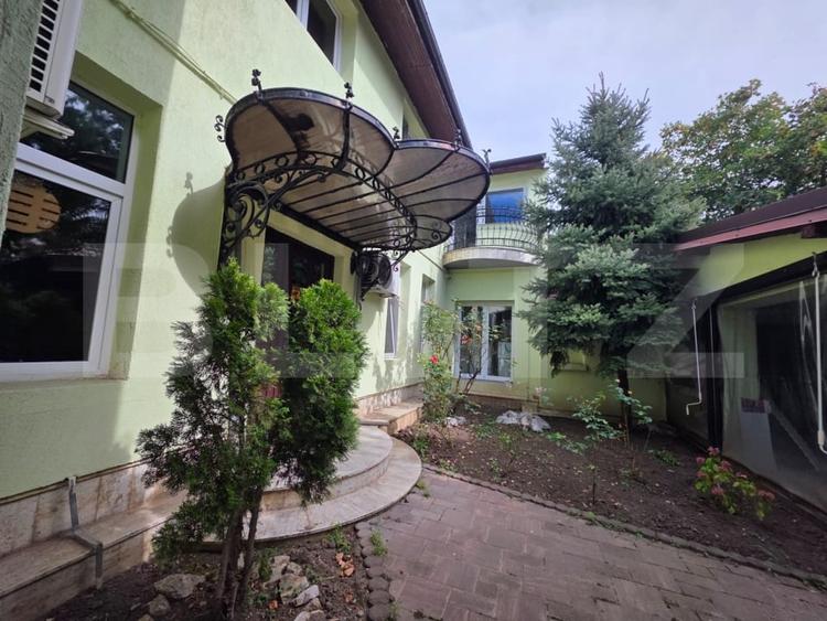 Casă individuală cu 7 camere cu Canalizare în Rudului