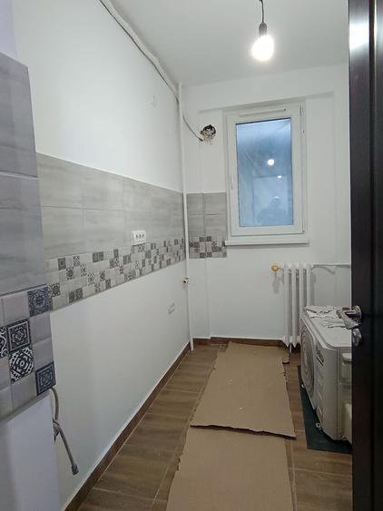 Apartament cu 2 camere decomandat în Teiul Doamnei