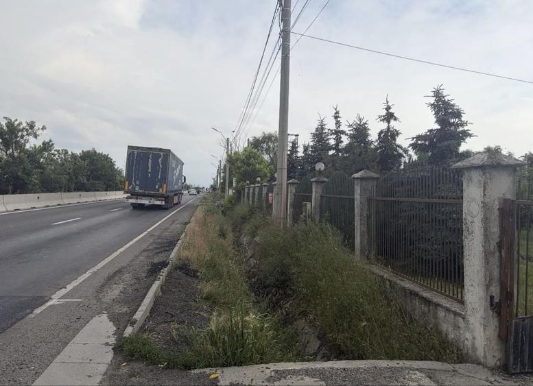 Casă cu 4 camere în 1 Decembrie