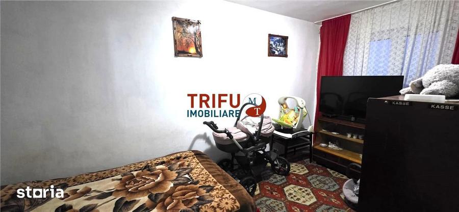 Apartament cu 4 camere semidecomandat în Cetate