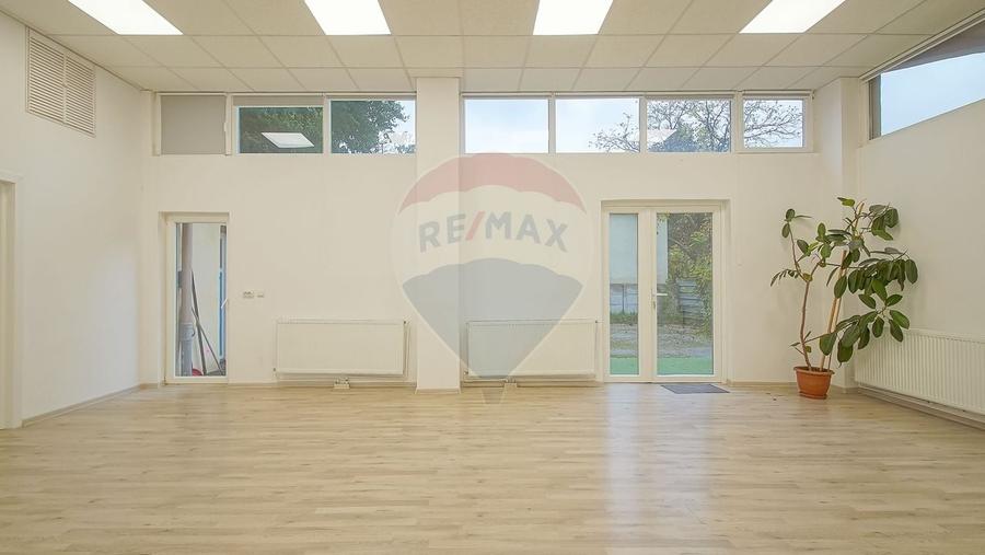 Casă individuală cu 6 camere cu Teren 300 Mp în Blumăna