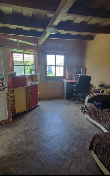 Casă cu 2 camere cu Teren 1400 Mp în Cheșa