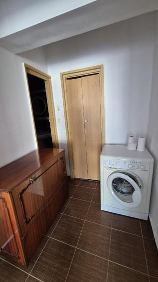 Apartament cu 3 camere decomandat în Între Lacuri