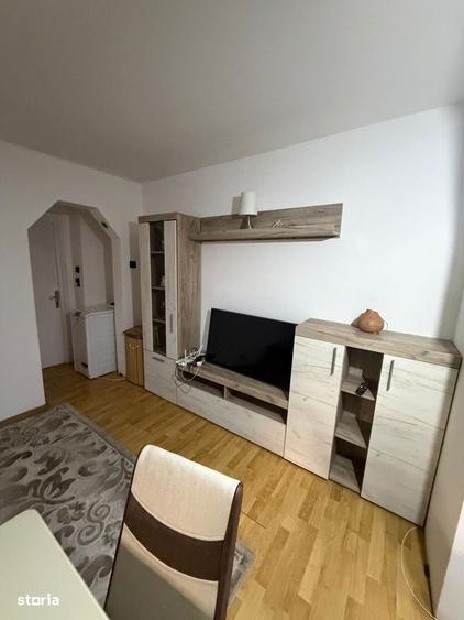 Apartament cu 2 camere semidecomandat în Romanilor