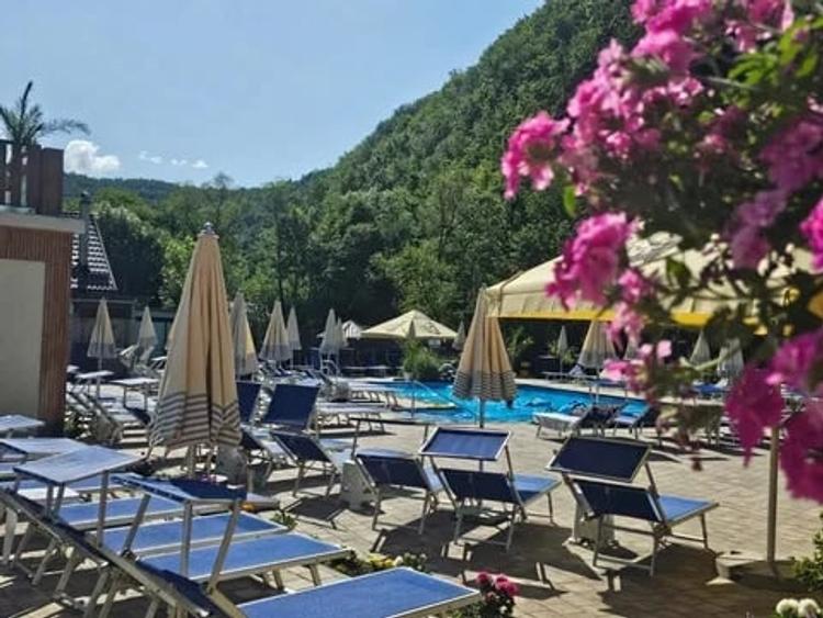 Hotel/Pensiune, de 700 mp, în Someșu Cald