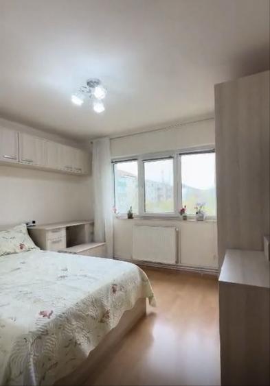 Apartament cu 2 camere decomandat în Lipovei