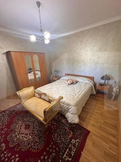 Casă individuală cu 10 camere cu Canalizare în Tudora