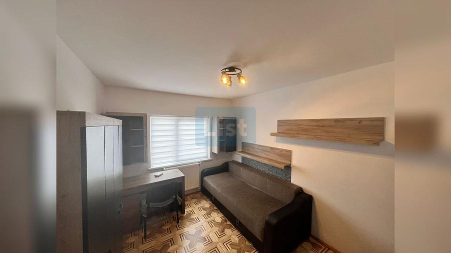 Apartament cu 4 camere decomandat, mobilat în Central