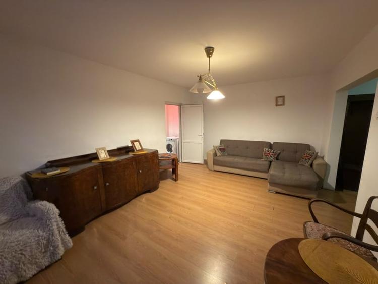 Apartament cu 2 camere semidecomandat, mobilat în Gheorghe Doja