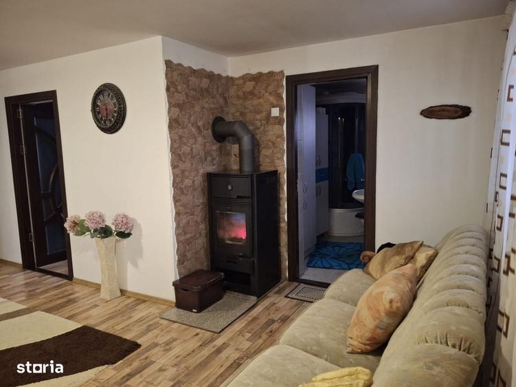 Casă cu 4 camere în Preajba