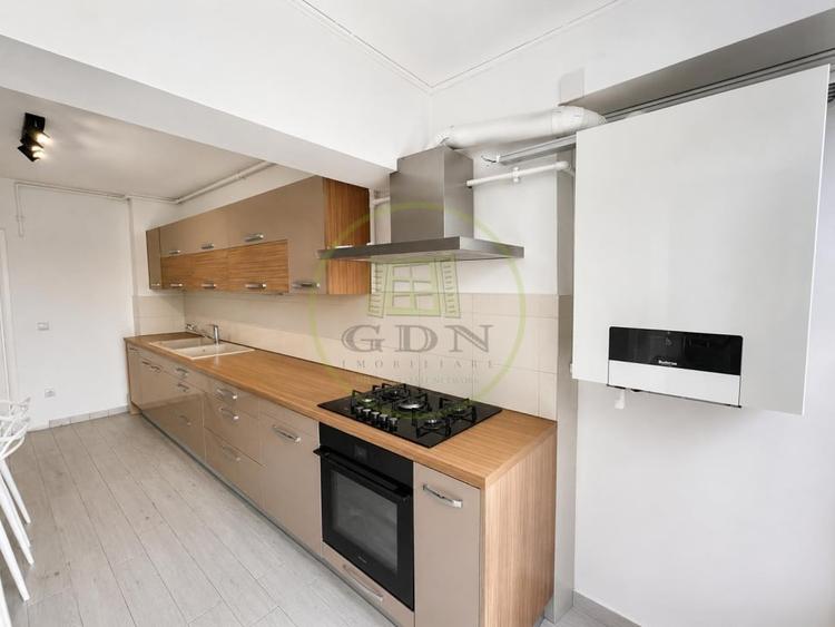 Apartament cu 3 camere decomandat, mobilat în Jiului