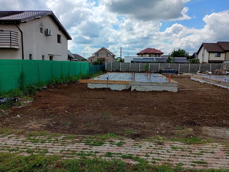 Casă individuală cu 5 camere cu Canalizare în Sânandrei