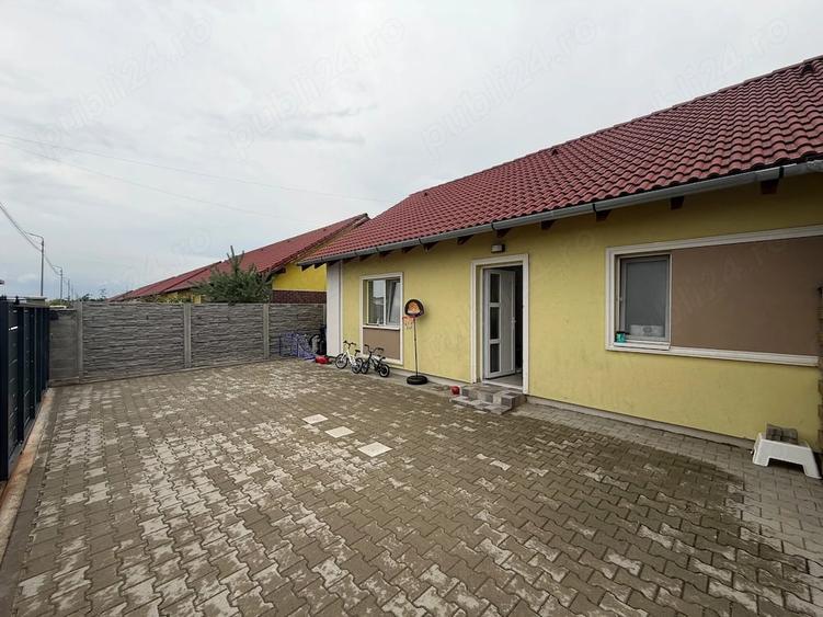 Casă cu Teren 250 Mp în Bucovăț (Remetea Mare)