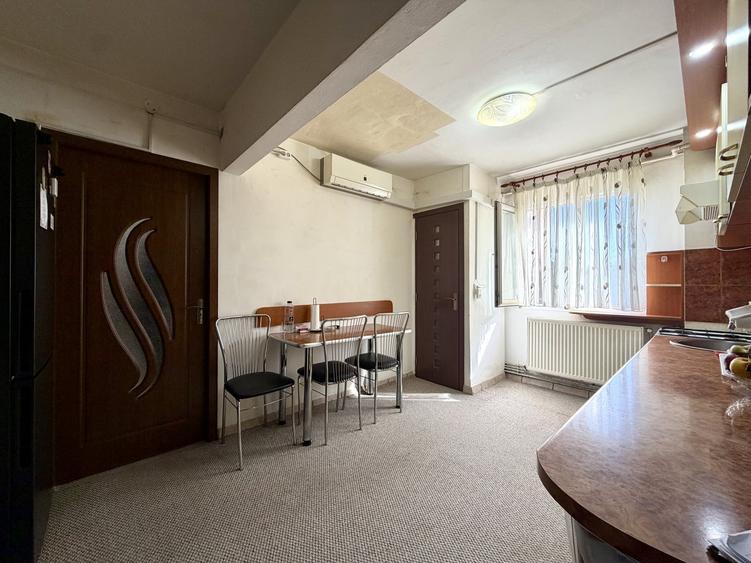 Apartament cu 3 camere semidecomandat, mobilat în Circumvalațiunii