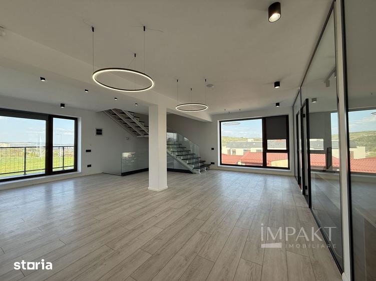 Casă cu 8 camere cu Teren 478 Mp în Borhanci