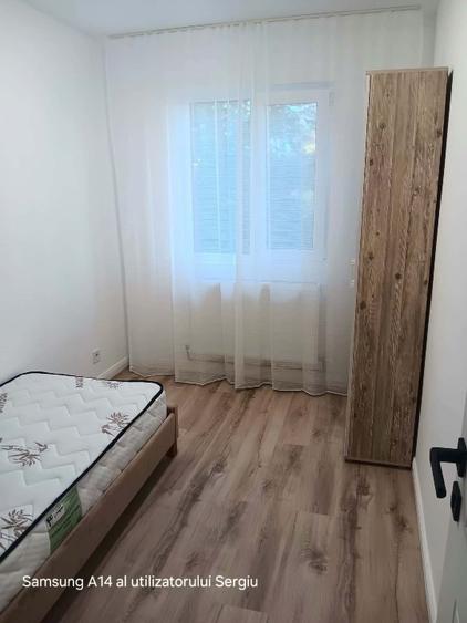 Apartament cu 3 camere semidecomandat în Mircea cel Bătrân
