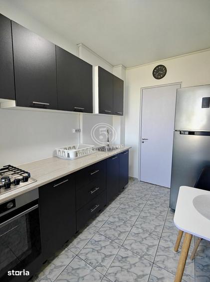 Apartament cu 3 camere în Tei