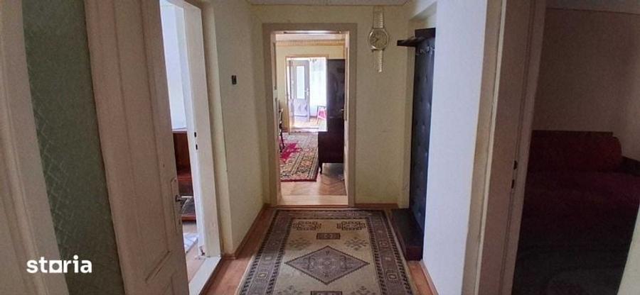 Casă cu 4 camere decomandat cu Teren 132 Mp în Central