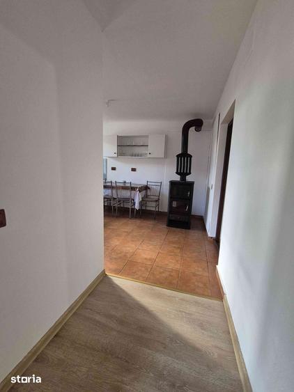 Casă cu 4 camere cu Teren 1200 Mp în Peciu Nou