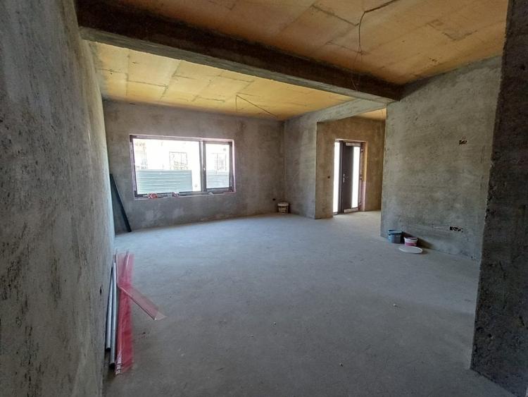 Casă individuală cu 4 camere cu Teren 430 Mp în Valea Adâncă