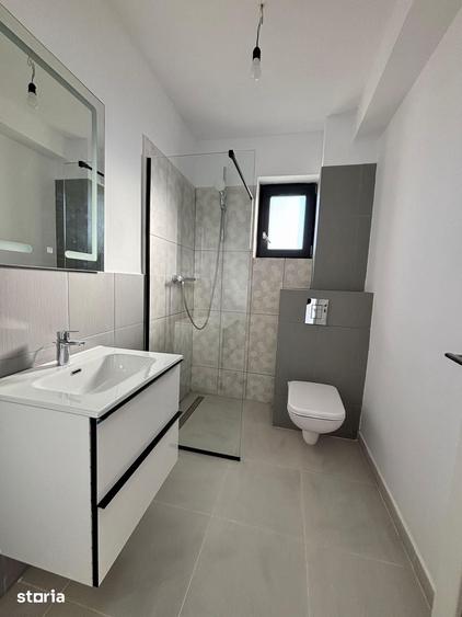 Casă cu 5 camere cu Teren 704 Mp în Balotești