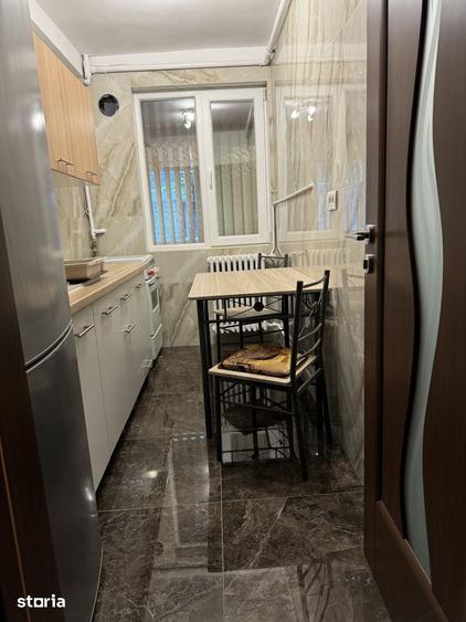 Proprietar inchiriez apartament de doua camere pe bd. Constructorilor - 2