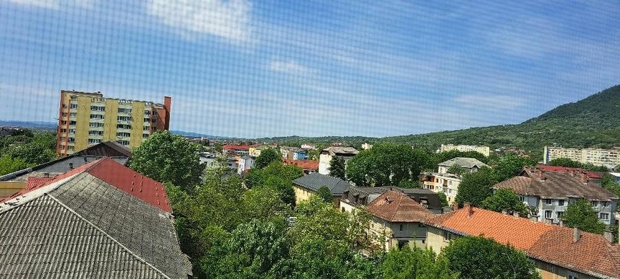 Garsonieră nedecomandată în Independenței