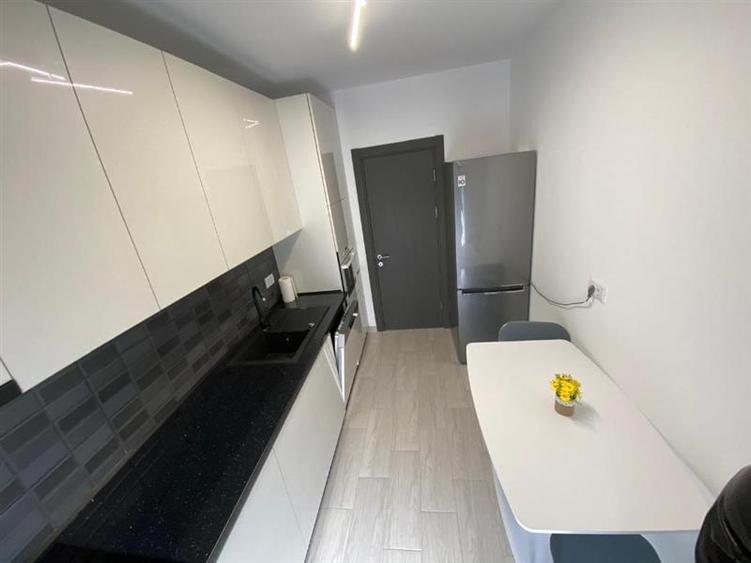 Apartament cu 2 camere decomandat, mobilat în Periferie
