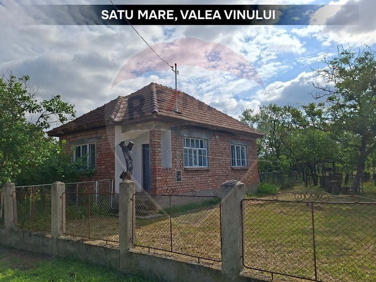 Casă cu 2 camere cu Teren 5447 Mp în Central
