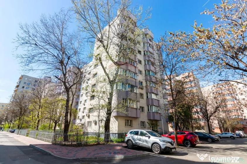 Apartament cu 3 camere decomandat în Nerva Traian