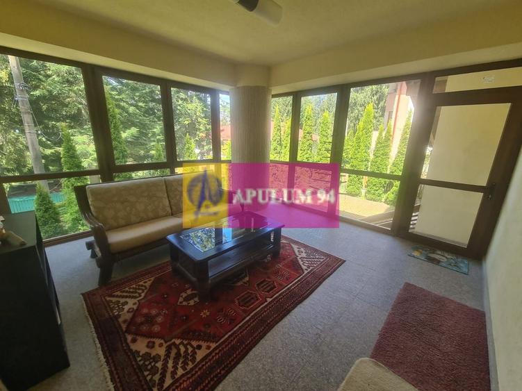 Casă individuală cu 9 camere cu Canalizare în Cioplea