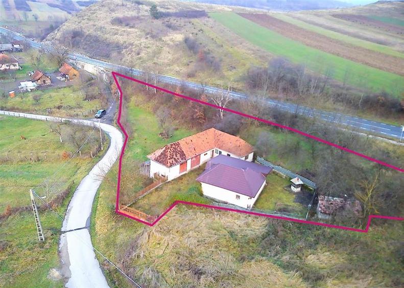 Casă individuală cu 3 camere cu Teren 1084 Mp în Vața de Jos