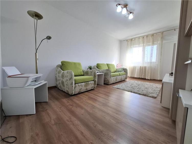 Apartament cu 2 camere decomandat, mobilat în Central