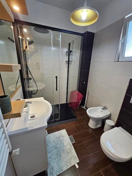 Apartament cu 3 camere semidecomandat, mobilat în 1 Decembrie 1918
