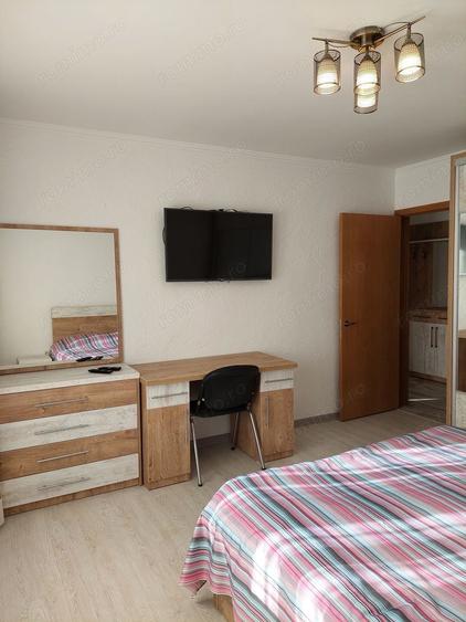 Apartament cu 3 camere decomandat în Berceni