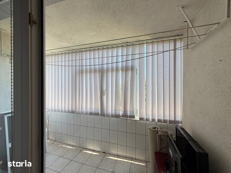 Apartament cu 3 camere decomandat, mobilat în Delfinariu