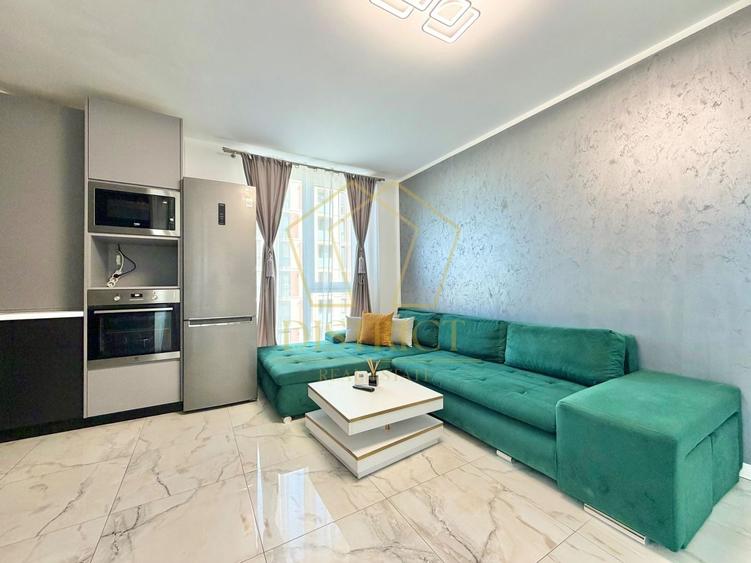 Apartament cu 3 camere semidecomandat, mobilat în Torontalului