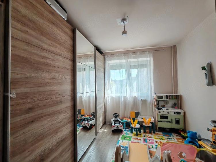 Apartament cu 3 camere decomandat în Nufărul