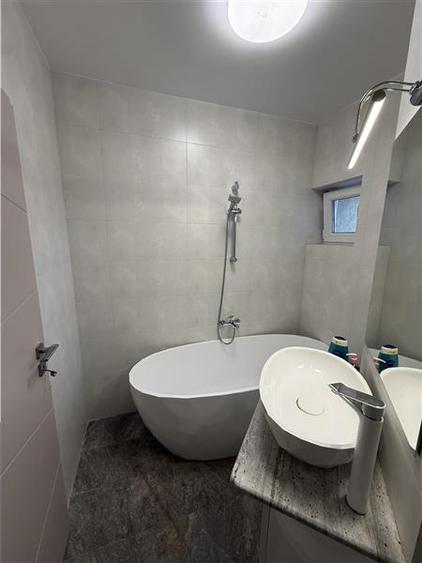 Apartament cu 3 camere decomandat în Gara