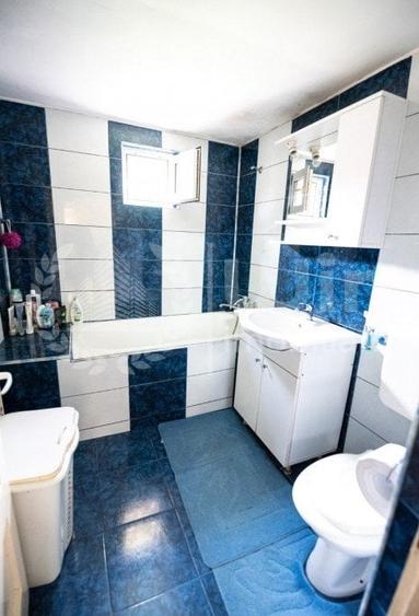Casă individuală cu 3 camere cu Canalizare în Plopilor