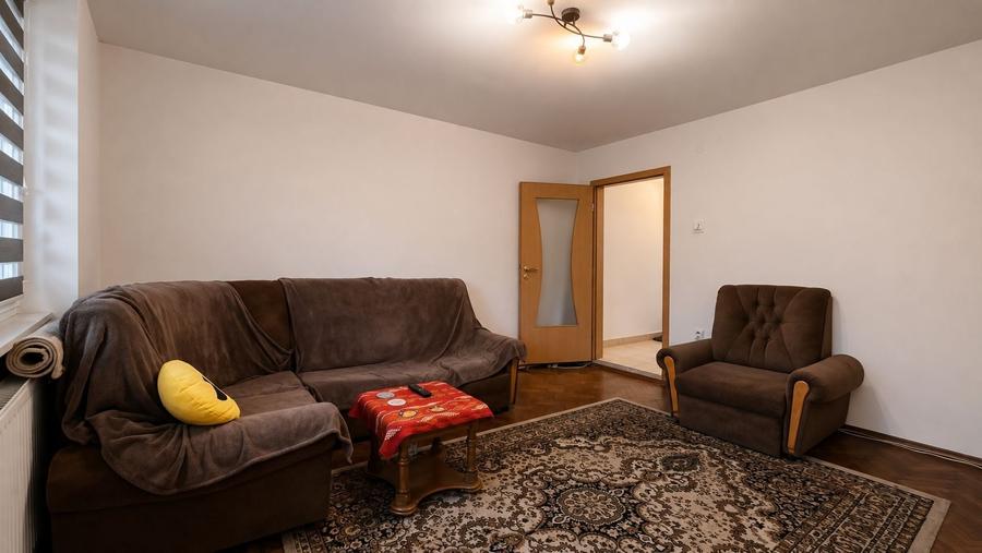 Apartament cu 3 camere decomandat în Complex Studențesc