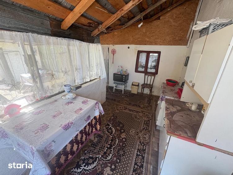 Casă cu 6 camere cu Teren 826 Mp în Fundeni