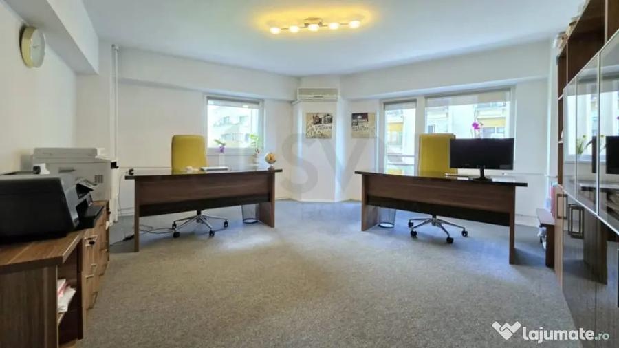 Apartament cu 4 camere semidecomandat în Universitate