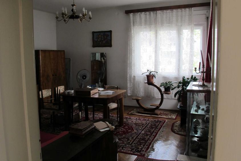 Casă cu 3 camere decomandat în Ultracentral