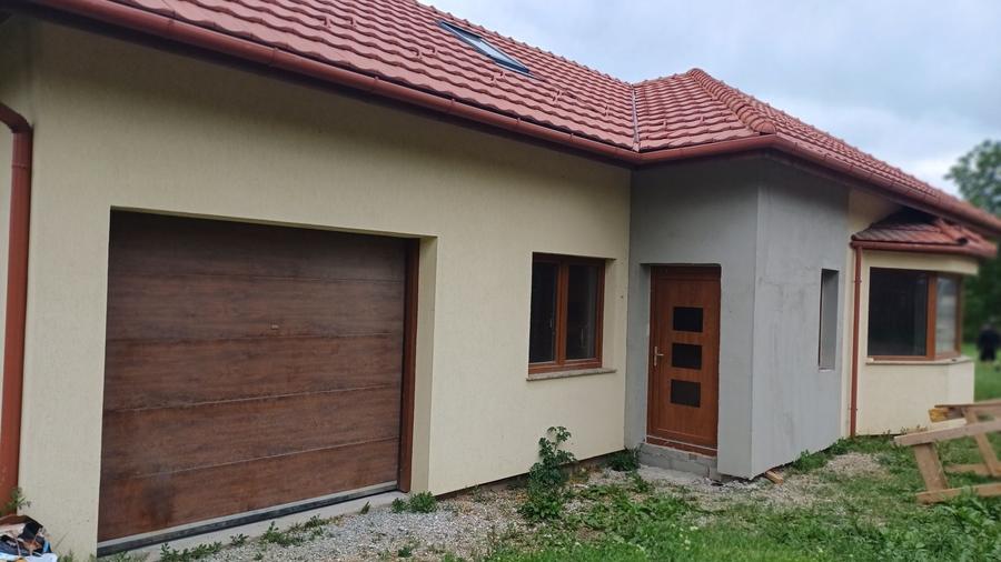 Casă cu 4 camere în Oncea