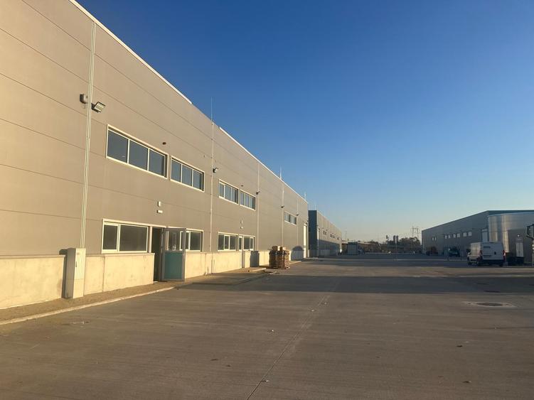 Spațiu industrial, de 4,700 mp, în Bolintin-Deal
