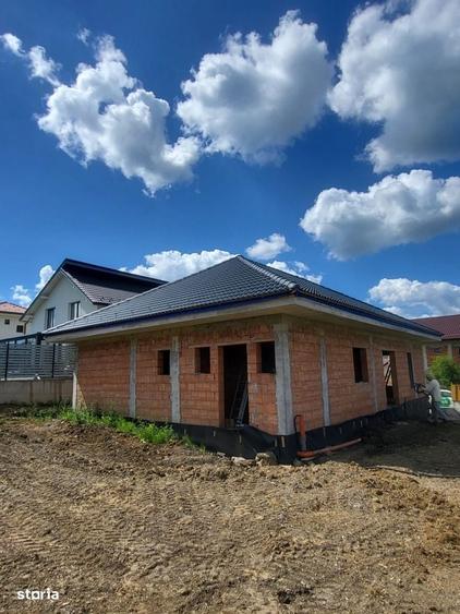 Casă cu 4 camere în Chinteni