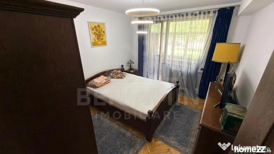 Apartament cu 3 camere decomandat în Calea București