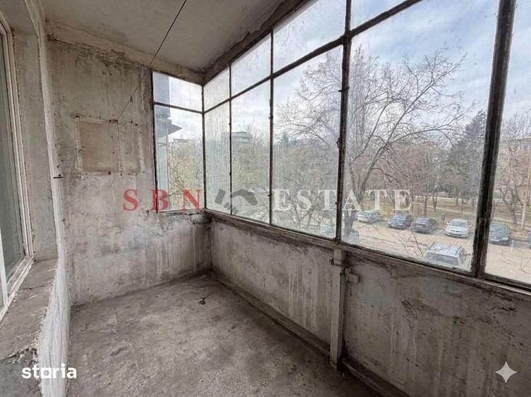 Apartament cu 3 camere decomandat în Tineretului